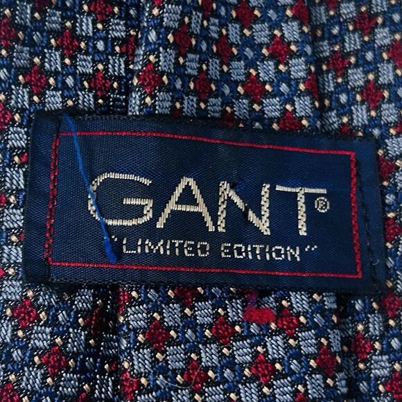 Gant Limited Edition 100% Silk Necktie Tie Geometric Red Gray 59 3/4 x 3 1/4 - Picture 3 of 3